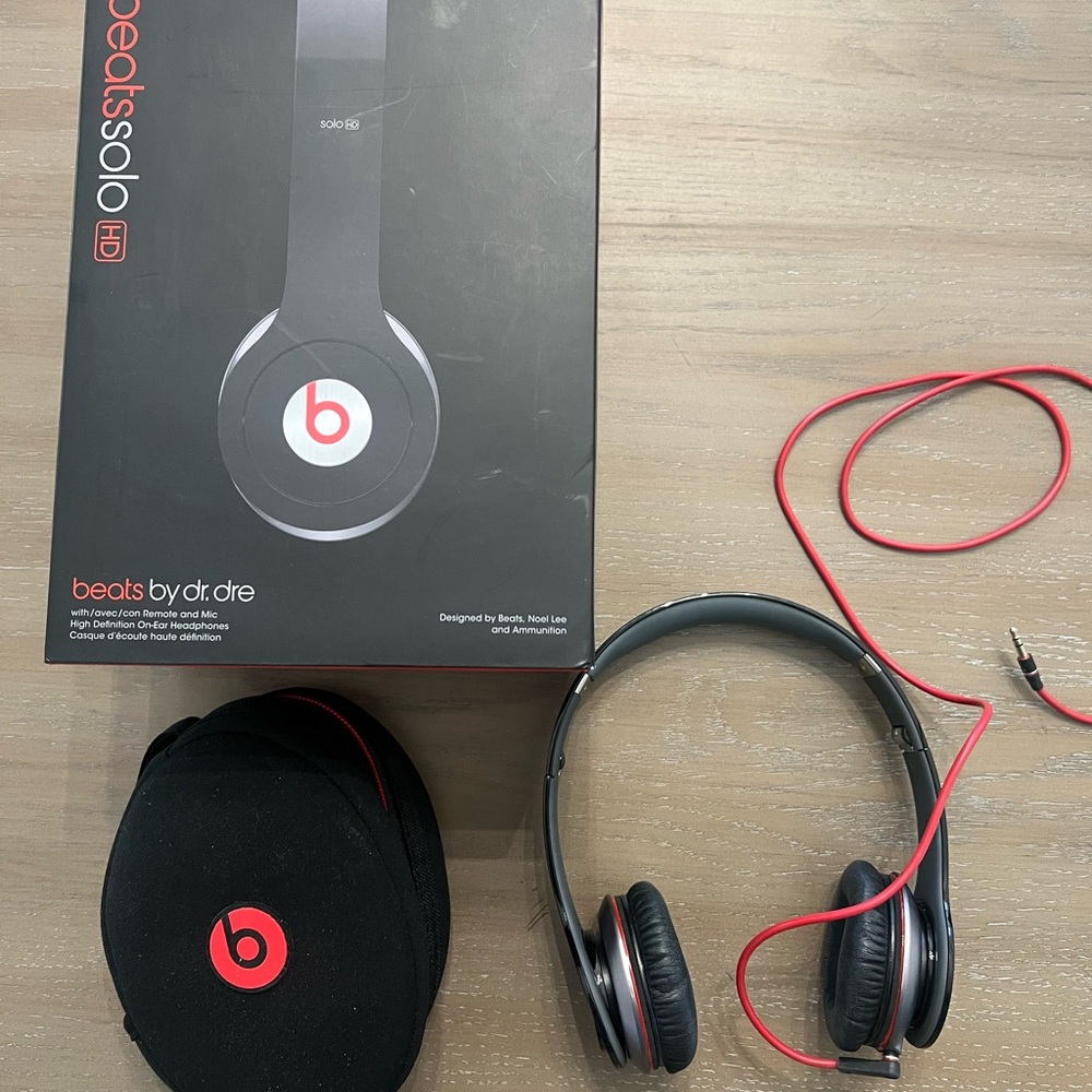 Beats by Dre Solo HD Over-Ear Headphones - Black with Red Accents